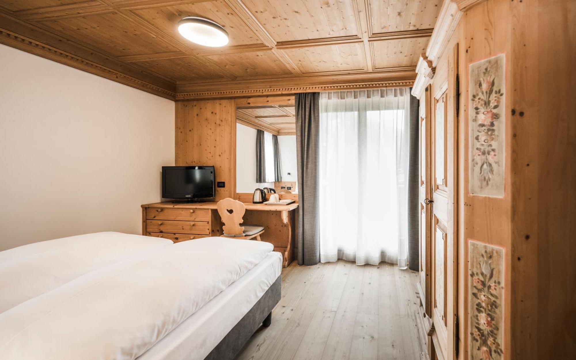 Hotel Ladinia La Villa  Exteriör bild